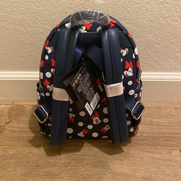 Loungefly Minnie Mouse mini backpack - brand new - Picture 3 of 4